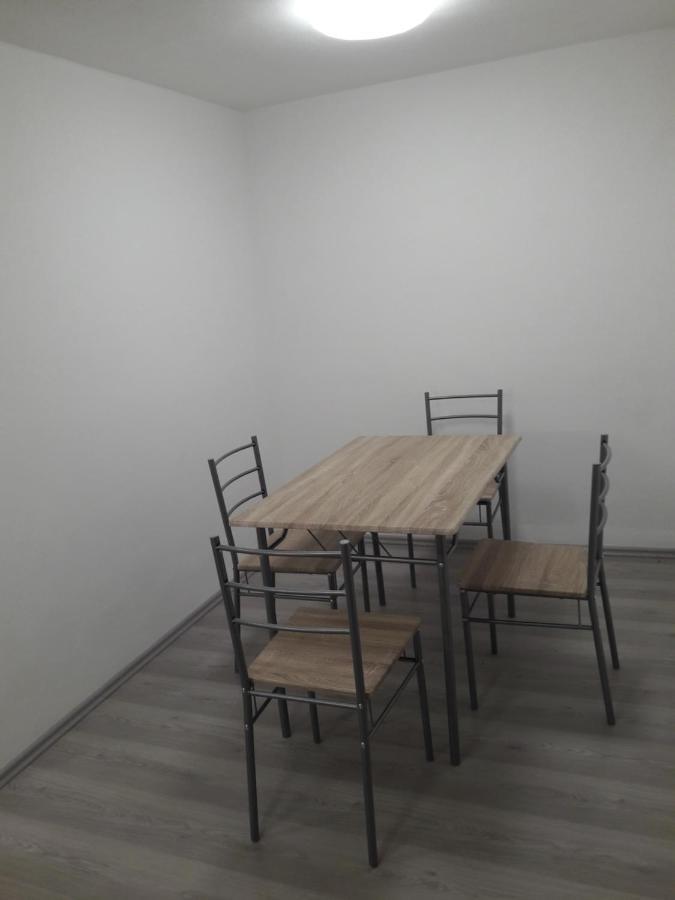 Apartman V Podbabe Praha Bagian luar foto